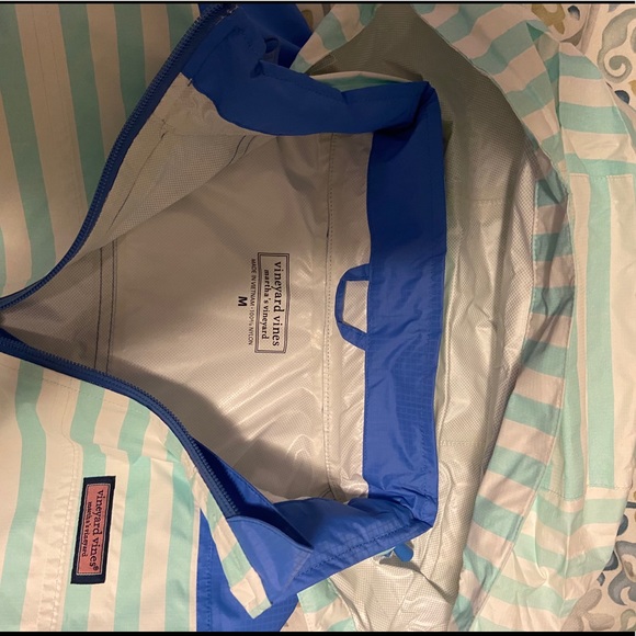 Vineyard Vines Rain Jacket - Picture 4 of 5